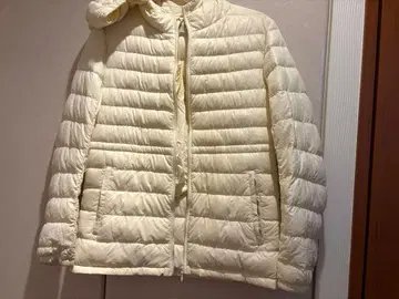 후드 부착 다운 자켓 S 사이즈 크림색