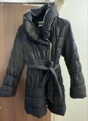 블랙 다운 자켓