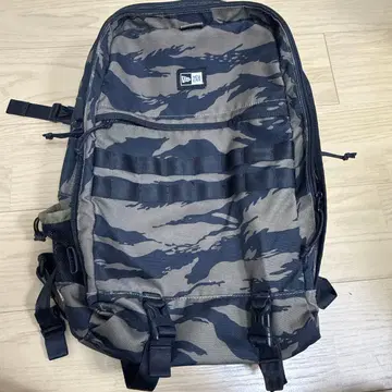 NEW ERA 카모플라쥬 백팩