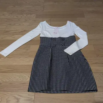 미사용 새상품 Bye Bye 도트 무늬 긴팔 원피스