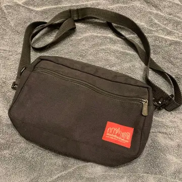 맨하탄 포티지 숄더백 블랙 새상품급