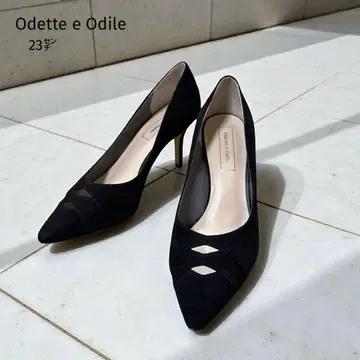 거의 새상품 오데트 에 오딜 (23cm) 레이어드 패턴 펌프스