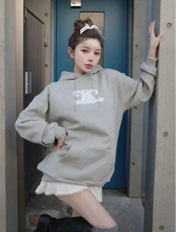 Darich 다리치 레이스업 아플리케 로고 후디