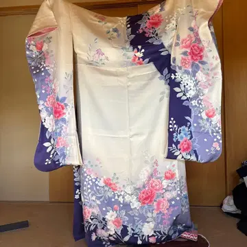 꽃무늬 후리소데 보라색과 화이트