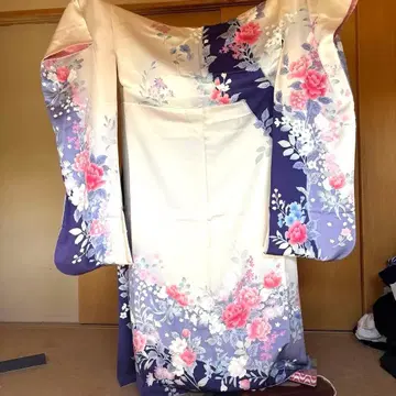 꽃무늬 후리소데 보라색과 화이트