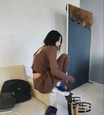 juemi 라메 니트 셋업 / 백 오픈 상의 팬츠