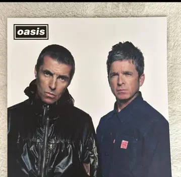 Oasis Live '25 팜플렛