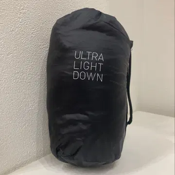 유니클로 울트라 라이트 다운 블랙 M 사이즈