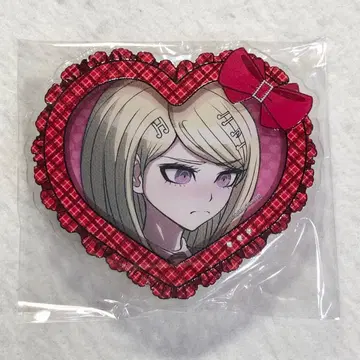 단간론파 에비텐 하트형 아크릴 배지 아카마츠 카에데