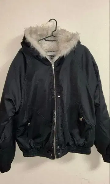 Achic 후드 부착 블랙 자켓