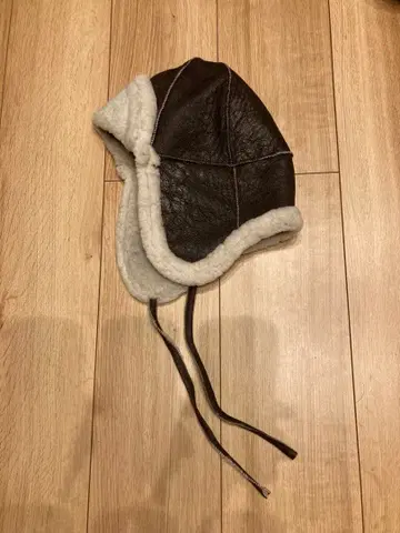 무스탕 플라이트 캡 파일럿 캡 가죽