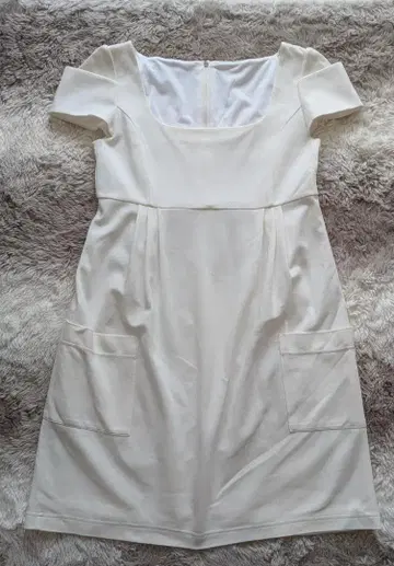 FOXEY 반팔 스퀘어넥 원피스