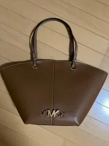 [ 새상품 ] 마이클코어스 이지 가죽 토트백 파우치 포함 브라운