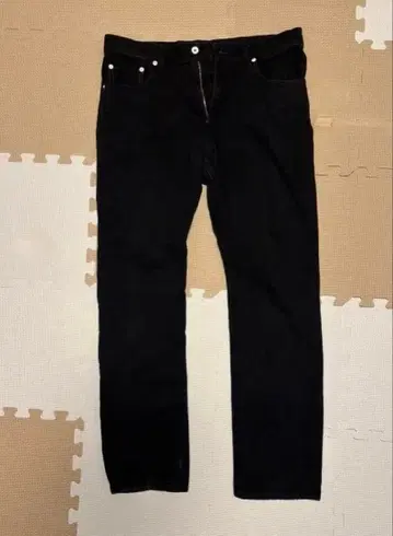 VICTIM 블랙 데님