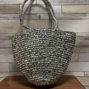 실버 계열 리사이클 바스켓백