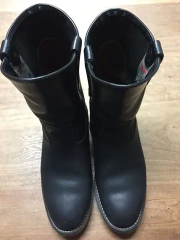 레드윙 블랙 가죽 엔지니어 부츠 8169