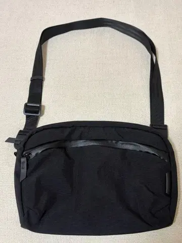 (현행 모델) ALPAKA FLIGHT SLING 2L