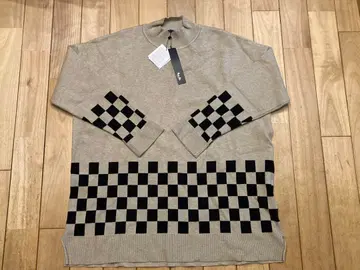 새상품 미사용 폴린느 브로 베이지 니트 밑단 슬릿