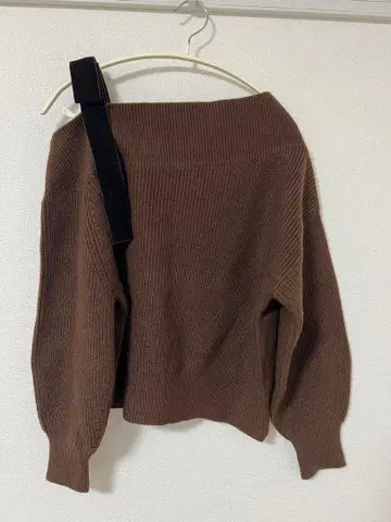 [ 최종 가격 인하 ] Mystrada 어깨 리본 니트 브라운