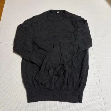 UNIQLO 캐시미어 100% 다크 그레이 U넥 스웨터 S