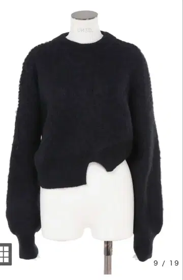 언슬리드 숏 모헤어 스웨터 블랙