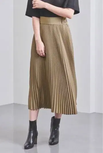 HYKE 플리츠 스커트