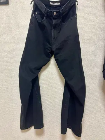 NVRFRGT / 24SS 3D Twisted Jeans
