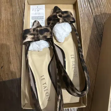 LE TALON 레오파드 무늬 리본 플랫 펌프스