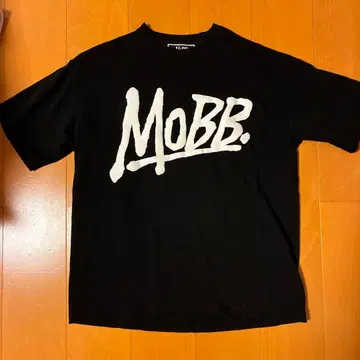 MOBB 블랙 T셔츠 M 사이즈