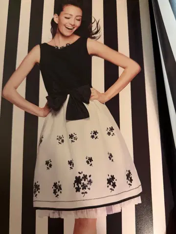 엠즈 그레이시 카탈로그 게재 스팽글 자수 썸머 원피스 36