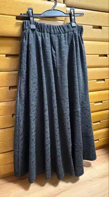 [새상품급] machatt 자카드 직조 플레어 스커트