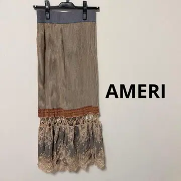 SCALLOP LACE KNIT SKIRT