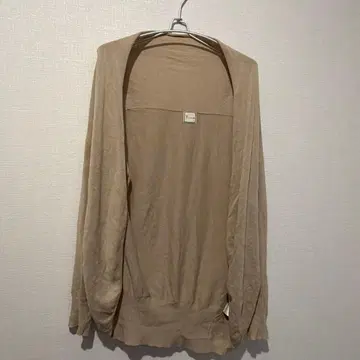 Tiara 티아라 베이지 긴팔 가디건 루즈핏