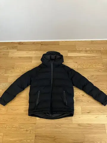 LACOSTE 후드 부착 블랙 다운 자켓 L 사이즈