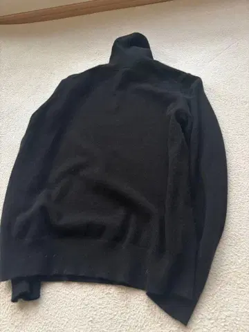 새상품급 유니클로 캐시미어 100% 터틀넥 스웨터 XL 블랙