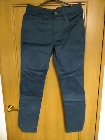 미사용 새상품 UNIQLO 울트라 스트레치 컬러진 M 블루 네이비 컬러
