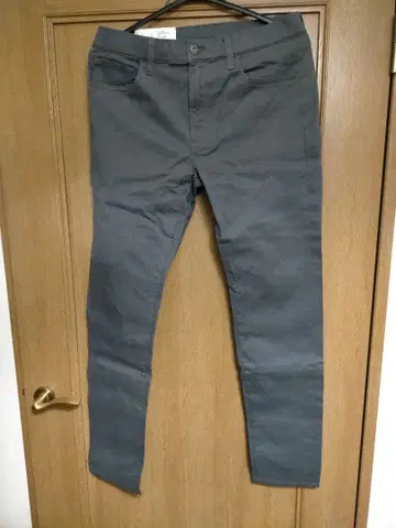 UNIQLO 울트라 스트레치 컬러진 M 그레이