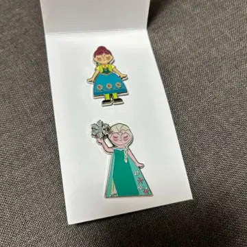핀 배지 2개 세트 겨울왕국 엘사 안나 판타지 스프링스