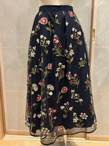 Hobbs London 네이비 꽃무늬 자수 시스루 롱 스커트