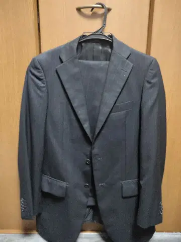 다크 그레이 스트라이프 비즈니스 정장