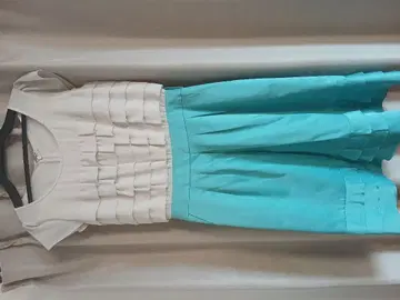 화이트 터콰이즈 프릴 드레스