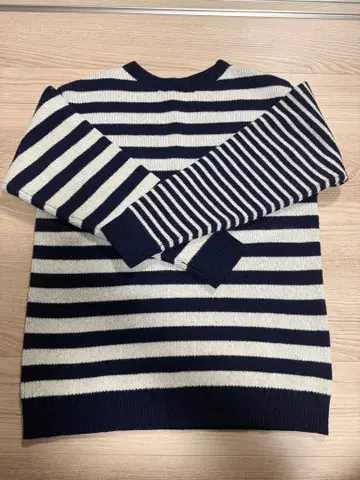 새상품급 BEAMS 스트라이프 니트 스웨터