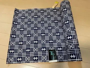 [ 새상품 새상품급 ] 네이비와 화이트의 기하학 패턴 옷감