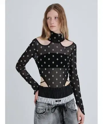 SWAN LAKE 스완 레이크 컷 아웃 바디수트 블랙