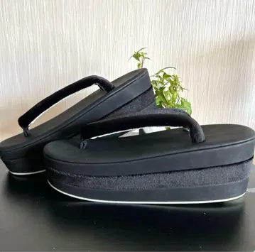 아프지 않은 벨벳&PU 가죽 3단 플랫폼 조리 / 블랙