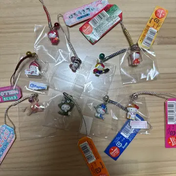 지역 한정 키티 스트랩 택 포함 9개 세트