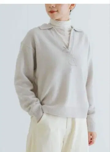 라이트 그레이 V넥 니트 스웨터 긴팔