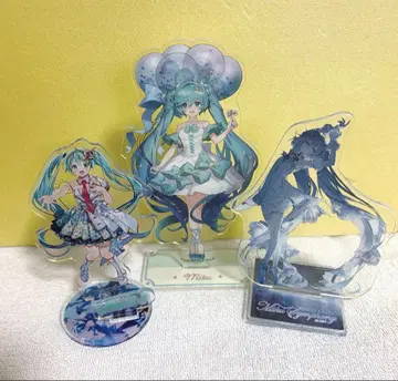 덤 포함 하츠네 미쿠 아크릴 스탠드 3개 세트 묶음 판매