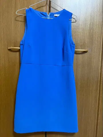 TRAFALUC 슬리브리스 무릎 기장 원피스 파랑