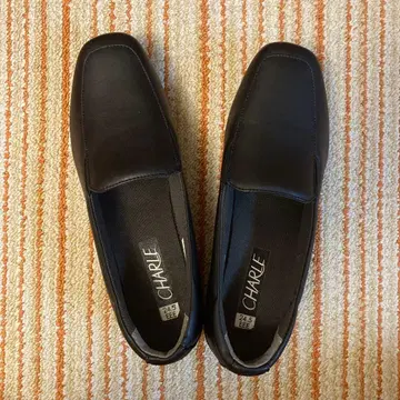 CHARLE 블랙 로퍼 24.5cm 거의 미사용